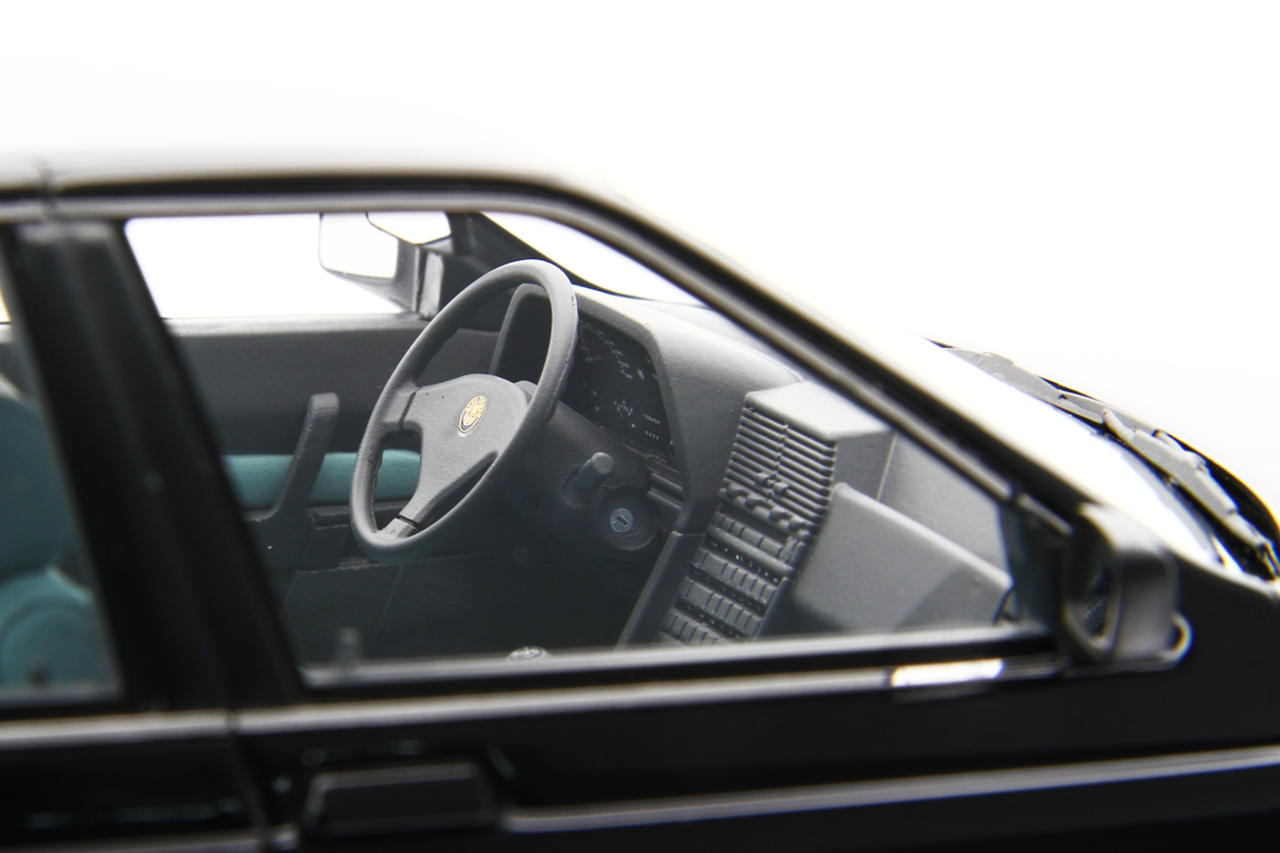 Alfa Romeo Alfa Romeo 164 2.0i Twin Spark 1987 - 1:18 - Laudoracing - Model Alfa Romeo Alfa Romeo 164 2.0i Twin Spark 1987 - 1:18 - Laudoracing - Model