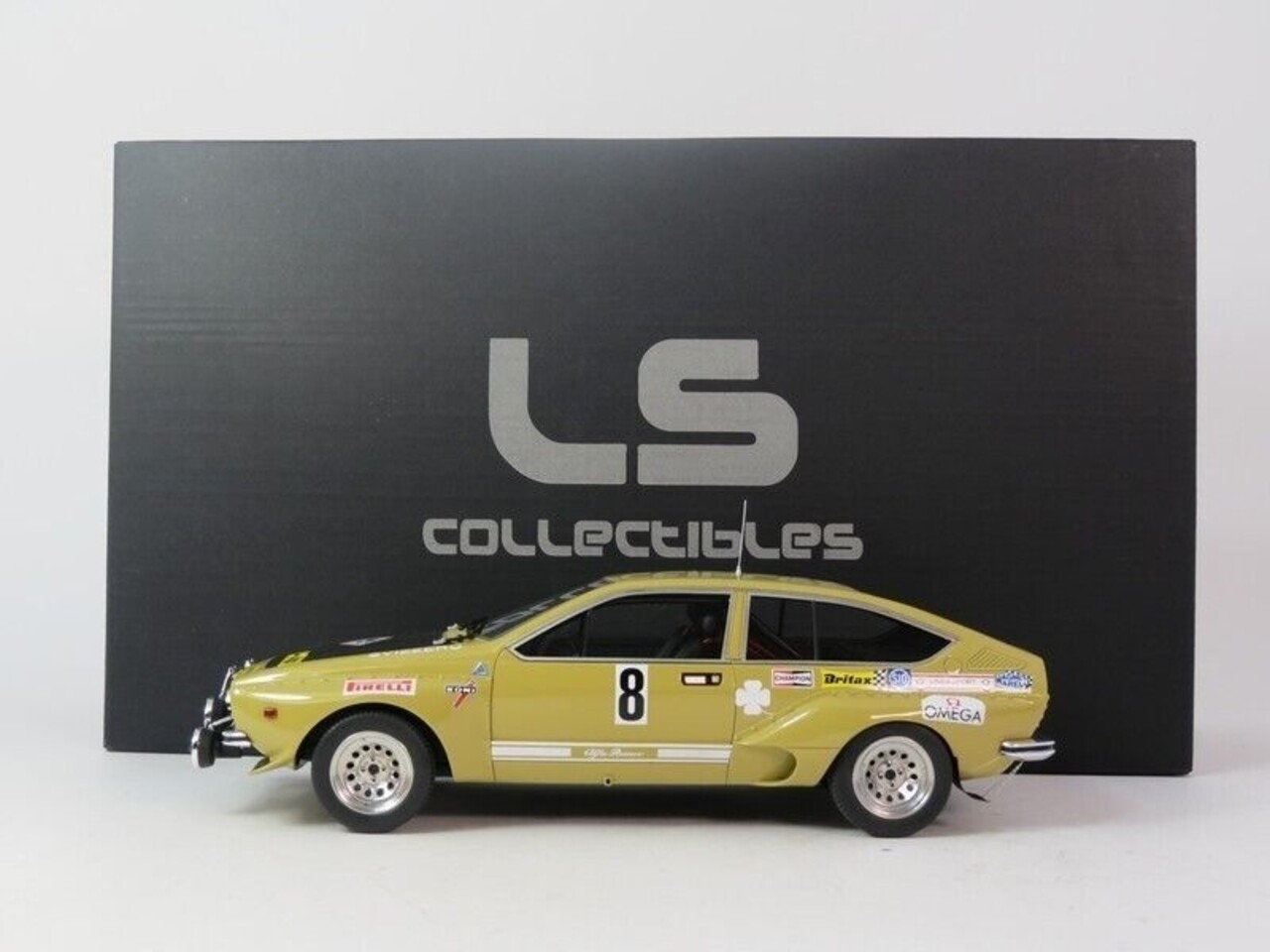 Alfa Romeo Alfa Romeo Alfetta GT Gr.2 #8 4th Rally Quattro Regioni 1975 (Night Version) - 1:18 - LS Collectibles