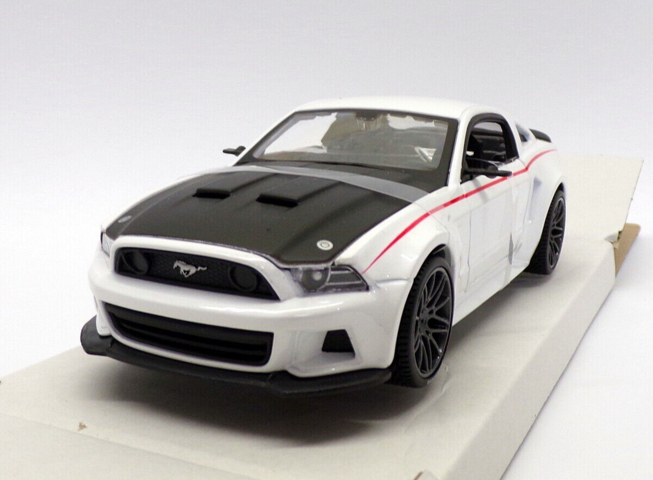 Ford Ford Mustang GT 2014 'Streetracer' - 1:24 - Maisto