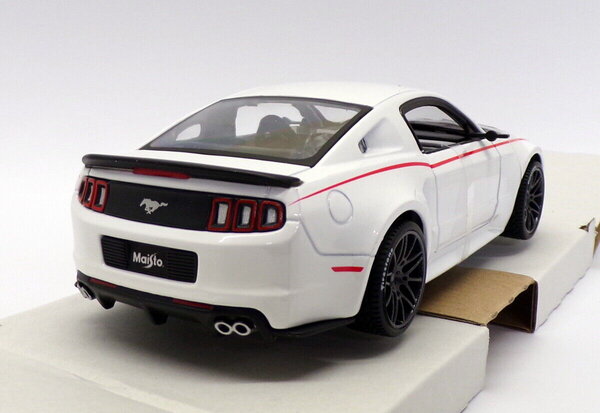 Ford Ford Mustang GT 2014 'Streetracer' - 1:24 - Maisto