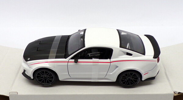 Ford Ford Mustang GT 2014 'Streetracer' - 1:24 - Maisto