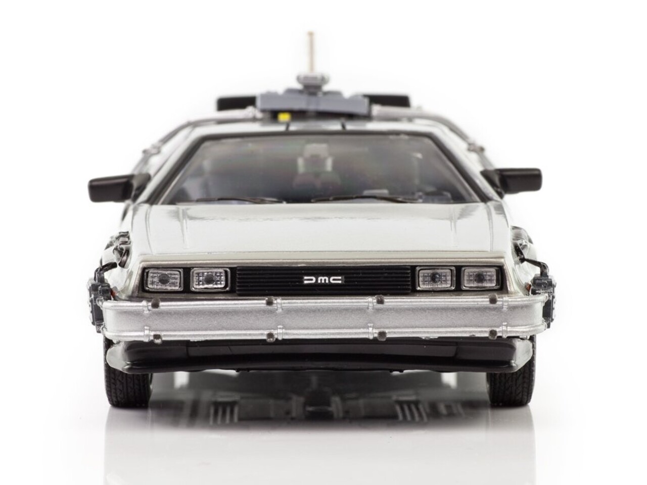 Movie Memorabilia DeLorean Time Machine Back To The Future II - 1:24 - Welly