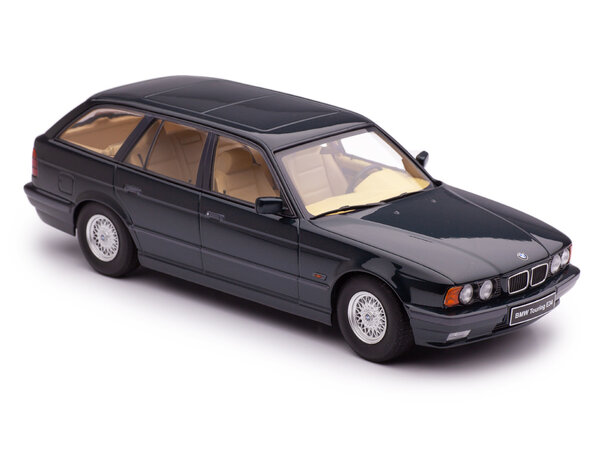 BMW BMW 5-Series Touring E34 1996 - 1:18 - Triple 9 Collection BMW BMW 5-Series Touring E34 1996 - 1:18 - Triple 9 Collection