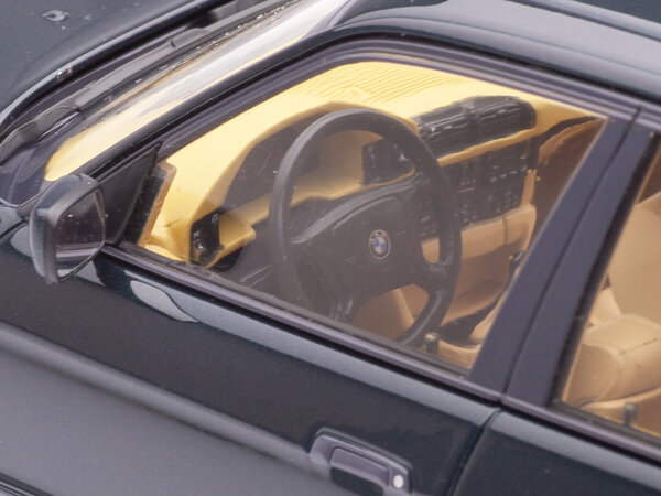 BMW BMW 5-Series Touring E34 1996 - 1:18 - Triple 9 Collection BMW BMW 5-Series Touring E34 1996 - 1:18 - Triple 9 Collection