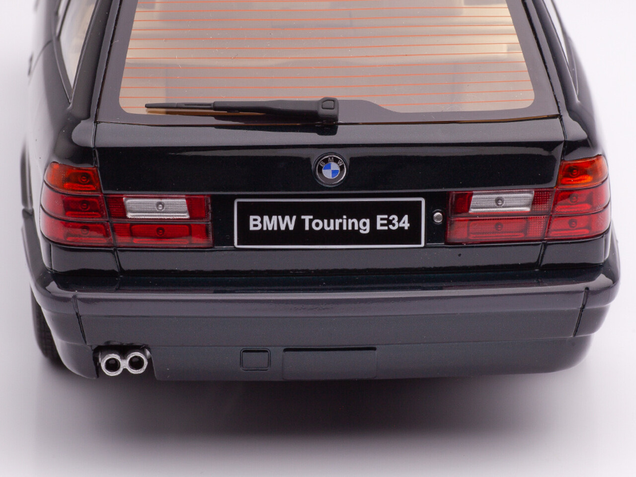 BMW BMW 5-Series Touring E34 1996 - 1:18 - Triple 9 Collection BMW BMW 5-Series Touring E34 1996 - 1:18 - Triple 9 Collection