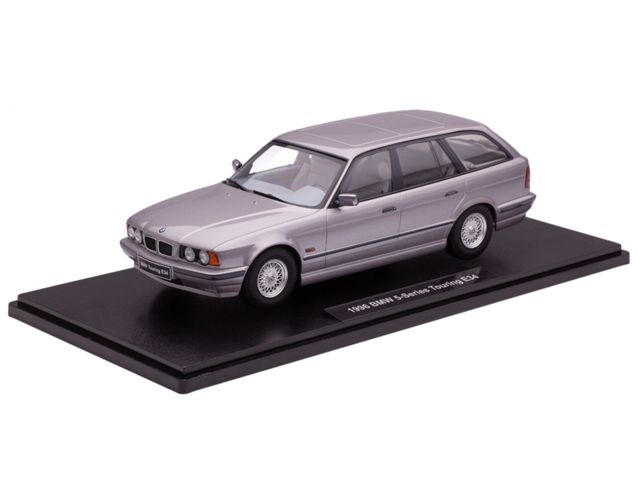 BMW BMW 5-Series Touring E34 1996 - 1:18 - Triple 9 Collection BMW BMW 5-Series Touring E34 1996 - 1:18 - Triple 9 Collection