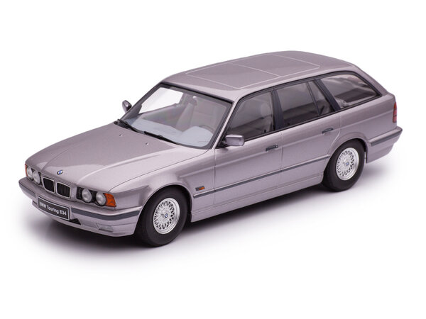 BMW BMW 5-Series Touring E34 1996 - 1:18 - Triple 9 Collection BMW BMW 5-Series Touring E34 1996 - 1:18 - Triple 9 Collection