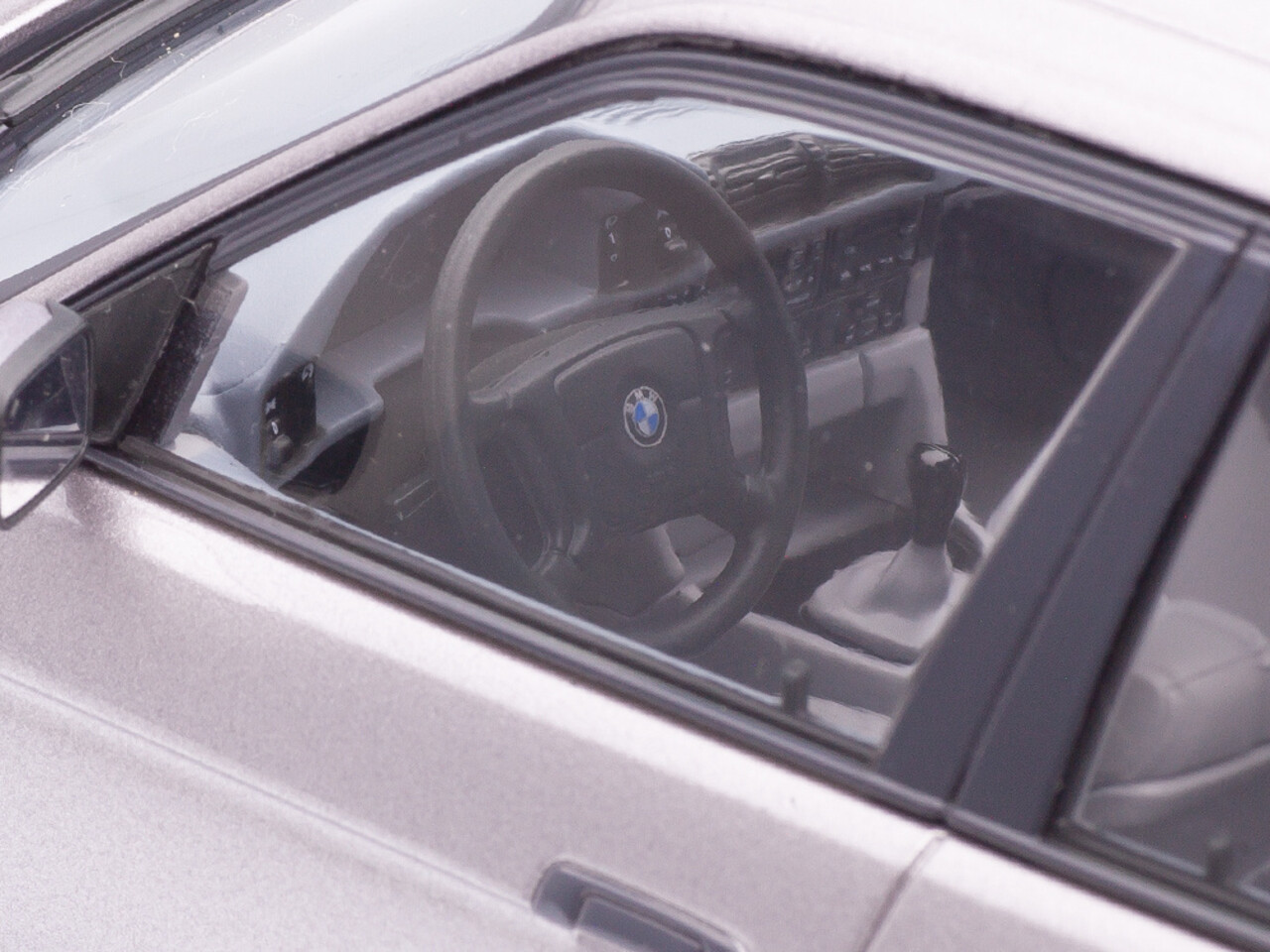 BMW BMW 5-Series Touring E34 1996 - 1:18 - Triple 9 Collection BMW BMW 5-Series Touring E34 1996 - 1:18 - Triple 9 Collection