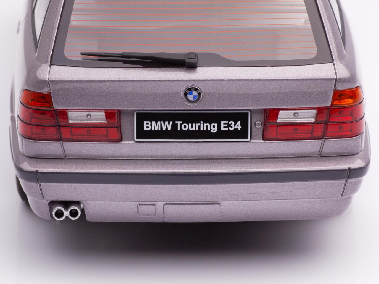BMW BMW 5-Series Touring E34 1996 - 1:18 - Triple 9 Collection BMW BMW 5-Series Touring E34 1996 - 1:18 - Triple 9 Collection