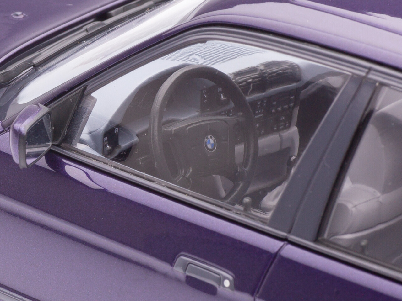 BMW BMW 5-Series Touring E34 1996 - 1:18 - Triple 9 Collection BMW BMW 5-Series Touring E34 1996 - 1:18 - Triple 9 Collection