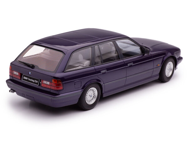 BMW BMW 5-Series Touring E34 1996 - 1:18 - Triple 9 Collection BMW BMW 5-Series Touring E34 1996 - 1:18 - Triple 9 Collection