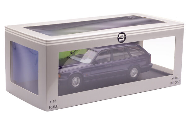 BMW BMW 5-Series Touring E34 1996 - 1:18 - Triple 9 Collection BMW BMW 5-Series Touring E34 1996 - 1:18 - Triple 9 Collection