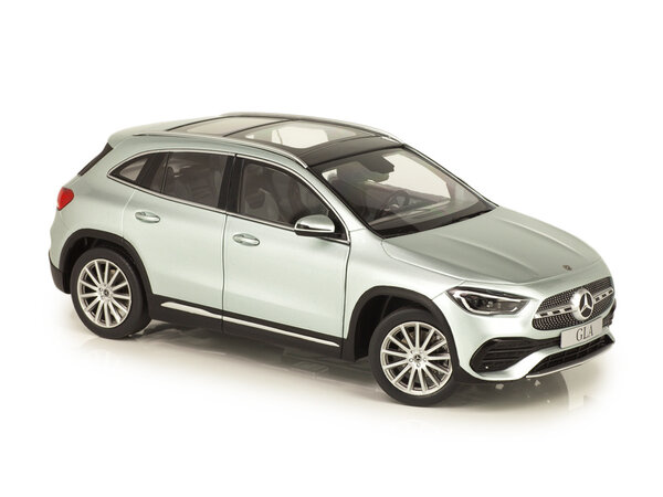 Mercedes-Benz Mercedes-Benz GLA - 1:18 - Z Models
