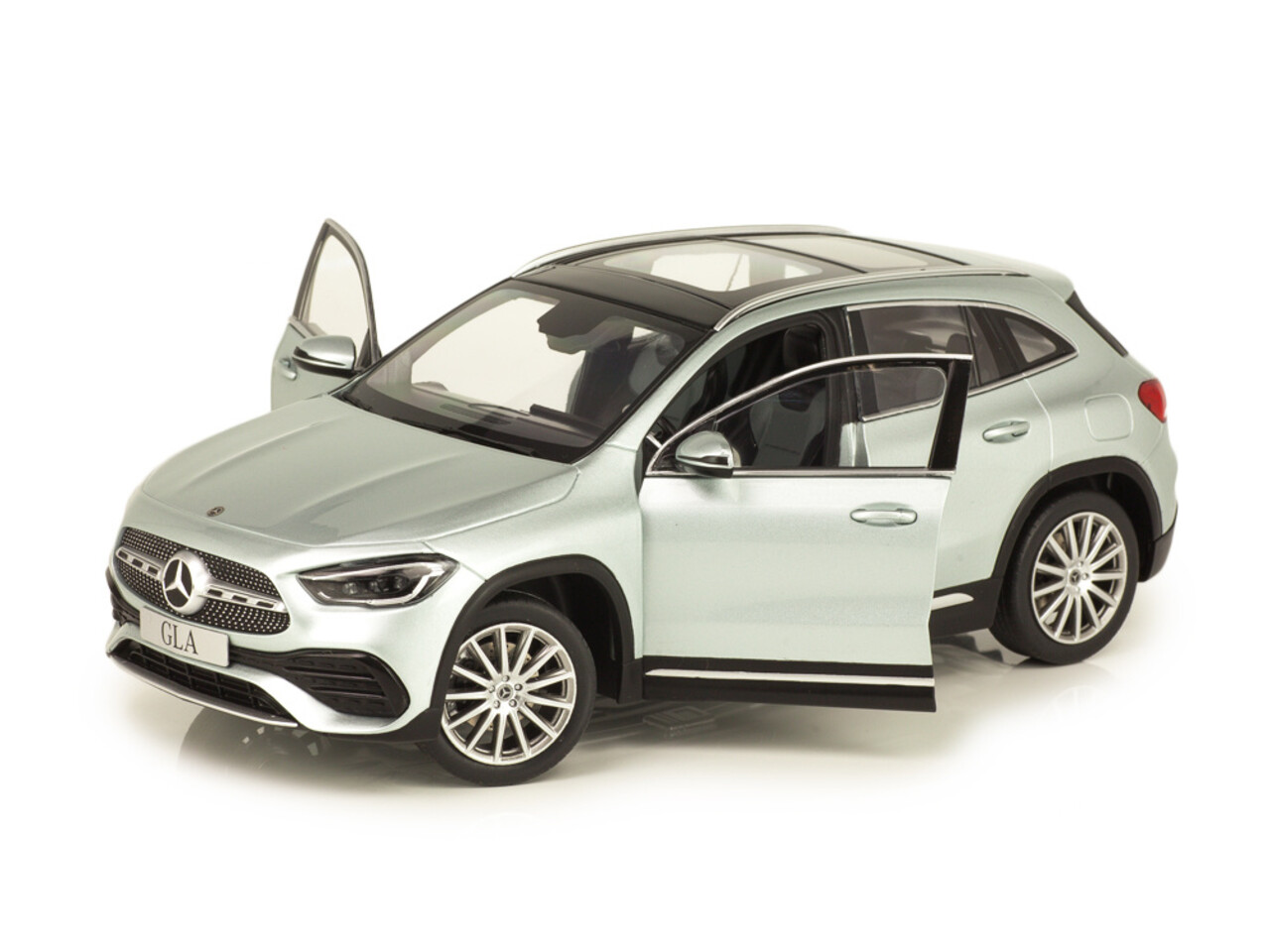 Mercedes-Benz Mercedes-Benz GLA - 1:18 - Z Models