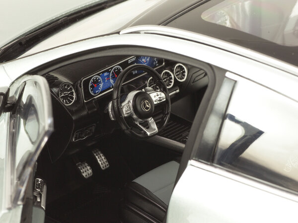 Mercedes-Benz Mercedes-Benz GLA - 1:18 - Z Models