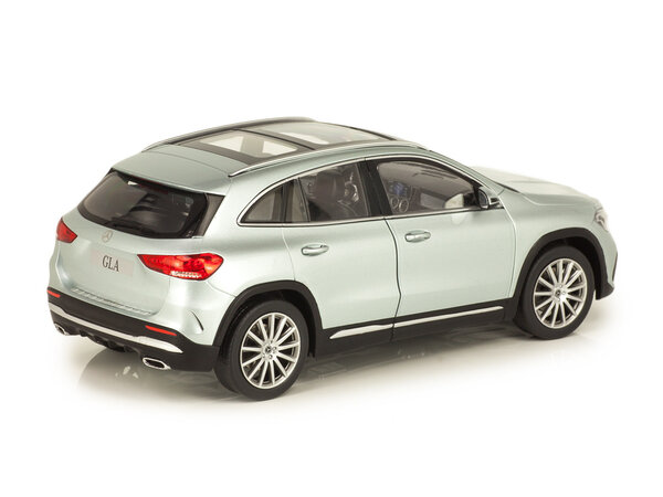 Mercedes-Benz Mercedes-Benz GLA - 1:18 - Z Models