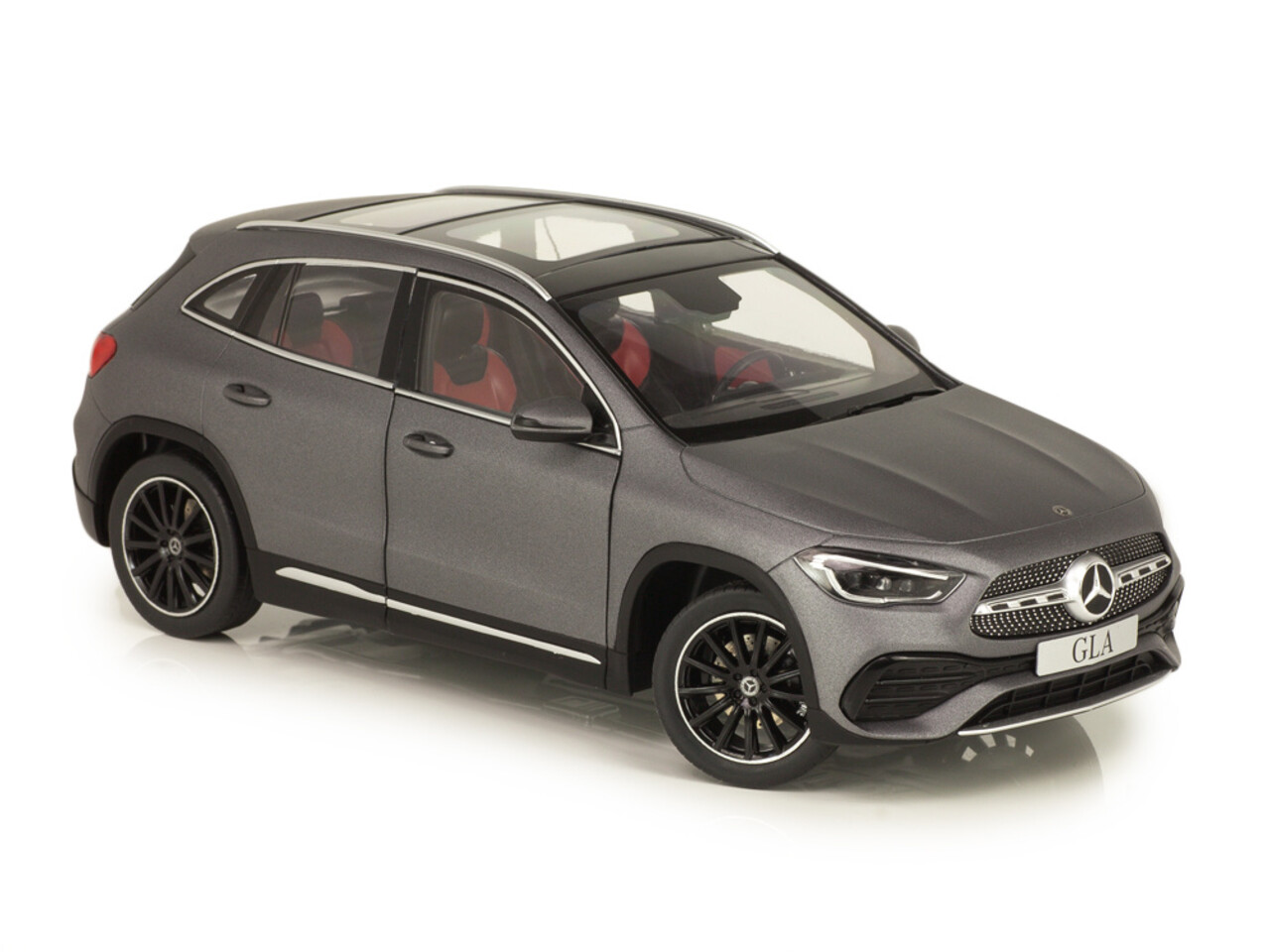 Mercedes-Benz Mercedes-Benz GLA - 1:18 - Z Models Mercedes-Benz Mercedes-Benz GLA - 1:18 - Z Models