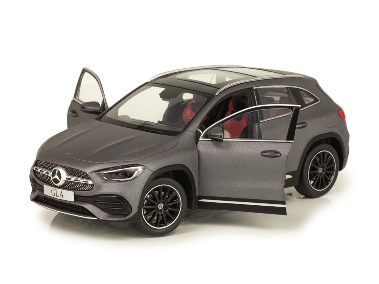 Mercedes-Benz Mercedes-Benz GLA - 1:18 - Z Models Mercedes-Benz Mercedes-Benz GLA - 1:18 - Z Models