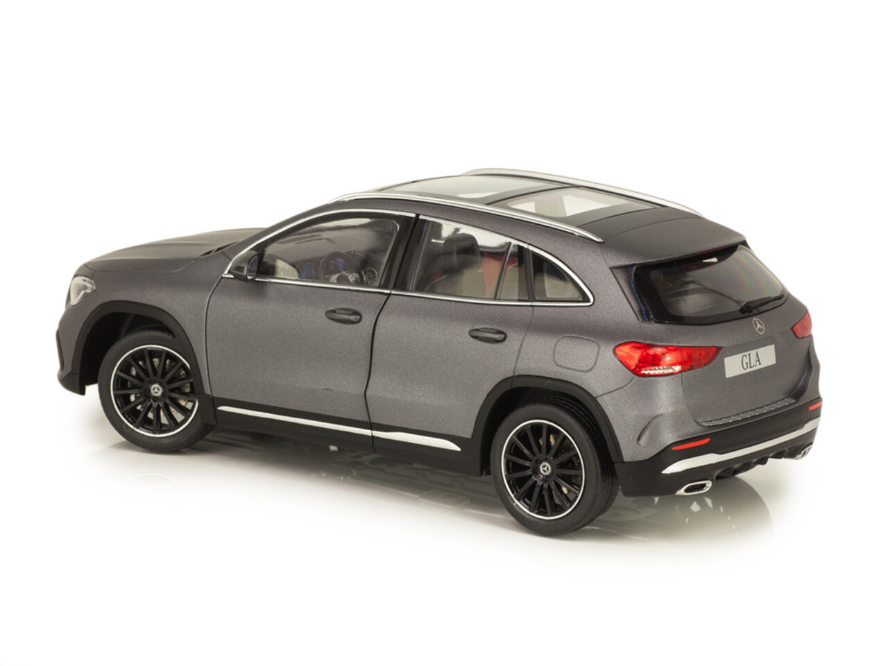 Mercedes-Benz Mercedes-Benz GLA - 1:18 - Z Models Mercedes-Benz Mercedes-Benz GLA - 1:18 - Z Models