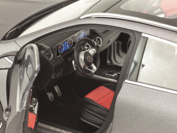 Mercedes-Benz Mercedes-Benz GLA - 1:18 - Z Models Mercedes-Benz Mercedes-Benz GLA - 1:18 - Z Models