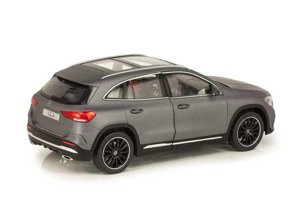 Mercedes-Benz Mercedes-Benz GLA - 1:18 - Z Models Mercedes-Benz Mercedes-Benz GLA - 1:18 - Z Models