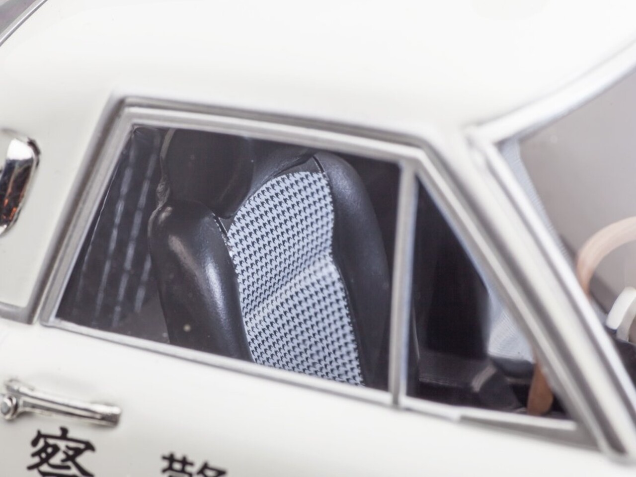 Mazda Mazda Cosmo Sport Police - 1:18 - First1:18 Models Mazda Mazda Cosmo Sport Police - 1:18 - First1:18 Models