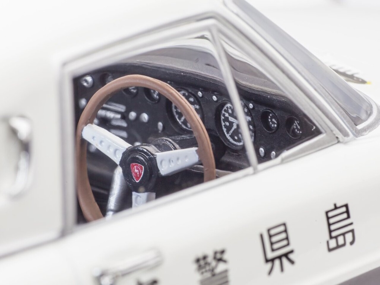 Mazda Mazda Cosmo Sport Police - 1:18 - First1:18 Models Mazda Mazda Cosmo Sport Police - 1:18 - First1:18 Models