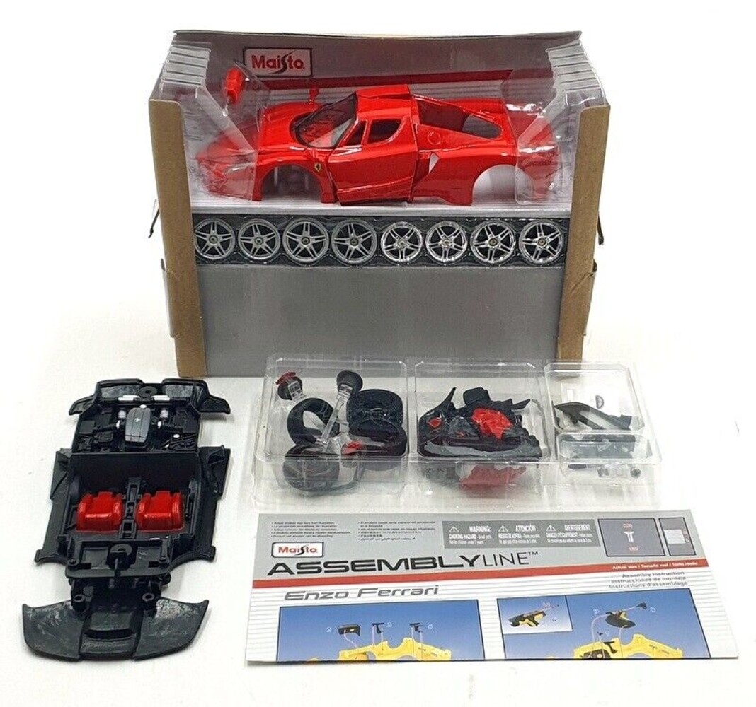 Ferrari Ferrari Enzo Prepainted 'Metal Modelkit' - 1:24 - Maisto Ferrari Ferrari Enzo Prepainted 'Metal Modelkit' - 1:24 - Maisto