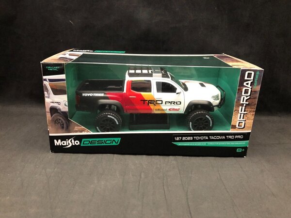 Toyota Toyota Tacoma 'TRD PRO' 2023 - 1:24 - Maisto Toyota Toyota Tacoma 'TRD PRO' 2023 - 1:24 - Maisto