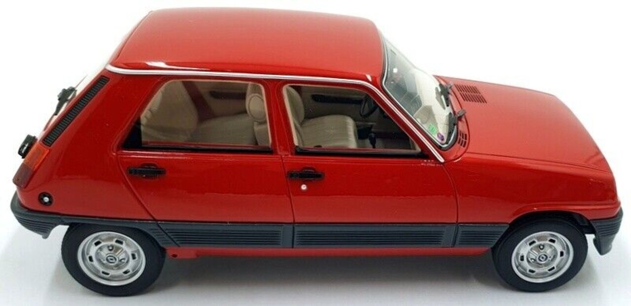 Renault Renault 5 GTL (5 Doors) 1984 - 1:18 - Otto Mobile Models Renault Renault 5 GTL (5 Doors) 1984 - 1:18 - Otto Mobile Models