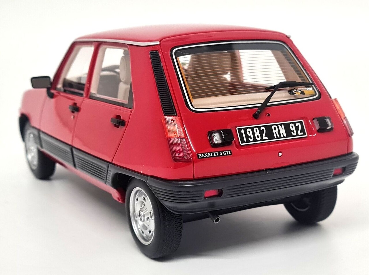 Renault Renault 5 GTL (5 Doors) 1984 - 1:18 - Otto Mobile Models Renault Renault 5 GTL (5 Doors) 1984 - 1:18 - Otto Mobile Models
