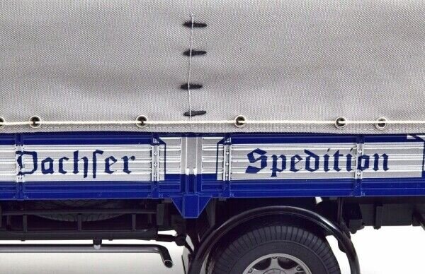 Krupp Krupp Titan SWL 80 Rigid Platform Truck 4x2 + Cover 1950 - 1:18 - Road Kings Krupp Krupp Titan SWL 80 Rigid Platform Truck 4x2 + Cover 1950 - 1:18 - Road Kings