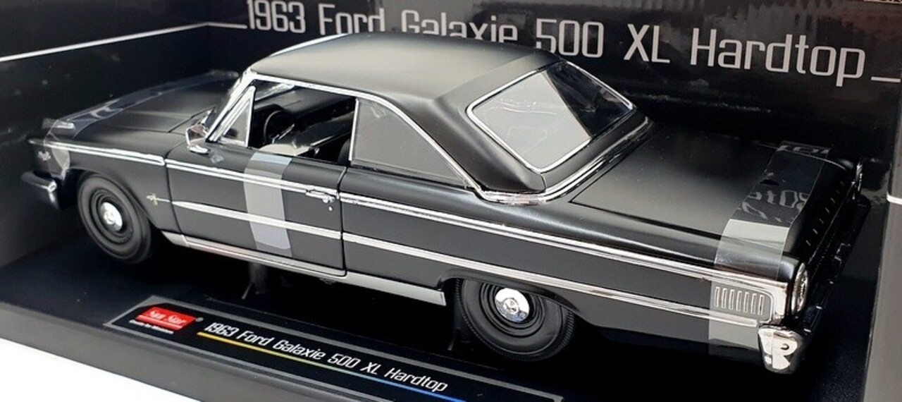 Ford Ford Galaxie 500 XL Hardtop (USA) 1963 - 1:18 - Sun Star Ford Ford Galaxie 500 XL Hardtop (USA) 1963 - 1:18 - Sun Star