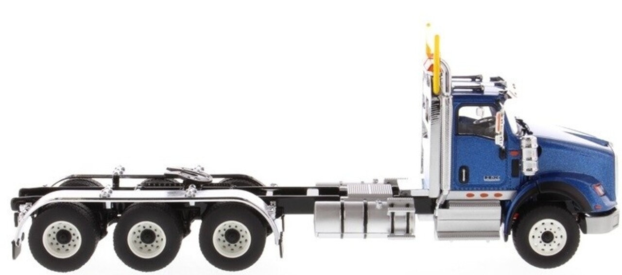 International International HX620 Tridem Tractor - 1:50 - Diecast Masters