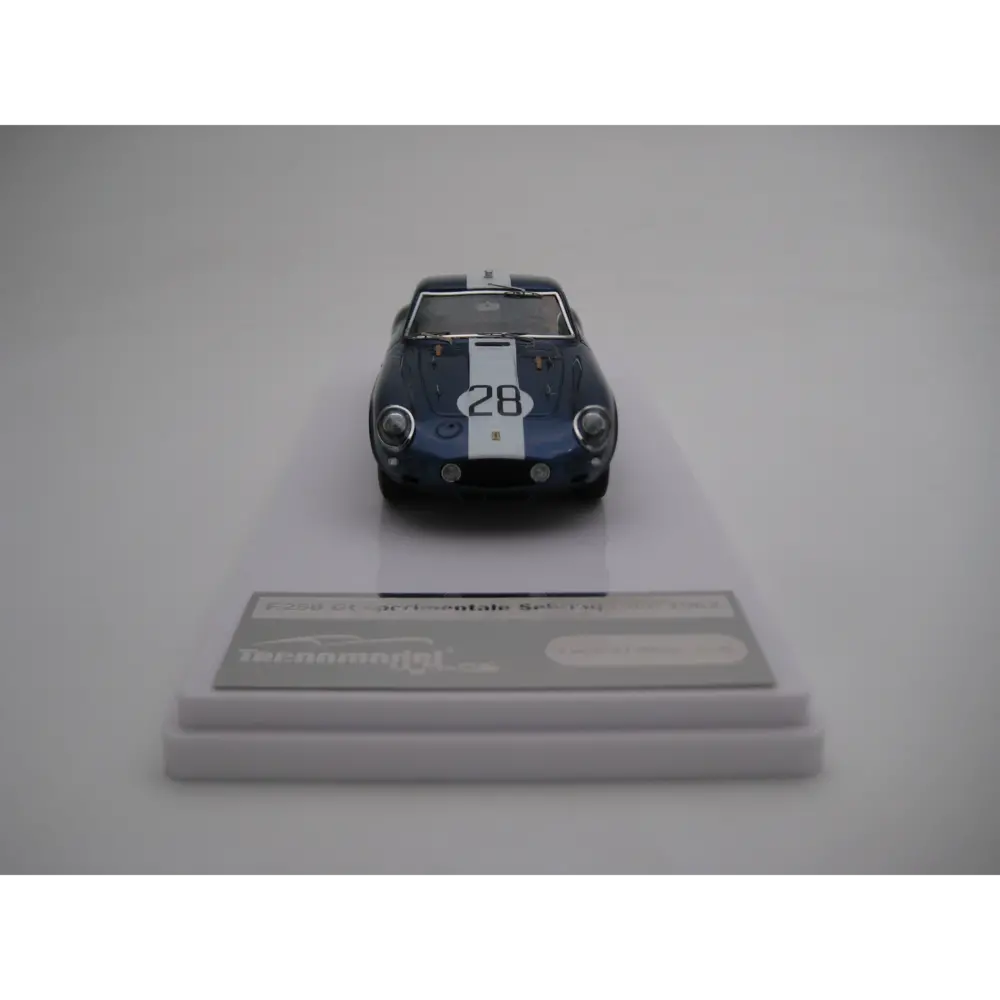 Ferrari Ferrari 250 GT Experimental 3.0L V12 Team Bear #28 12H Sebring 1962 - 1:43 - Tecnomodel Mythos Ferrari Ferrari 250 GT Experimental 3.0L V12 Team Bear #28 12H Sebring 1962 - 1:43 - Tecnomodel Mythos