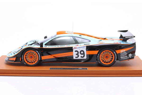 McLaren McLaren F1 GTR 6.0L V12 #39 Team Gulf Davidoff GTC Racing 24H Le Mans 1997 + Showcase - 1:12 - Top Marques Collectibles McLaren McLaren F1 GTR 6.0L V12 #39 Team Gulf Davidoff GTC Racing 24H Le Mans 1997 + Showcase - 1:12 - Top Marques Collectibles