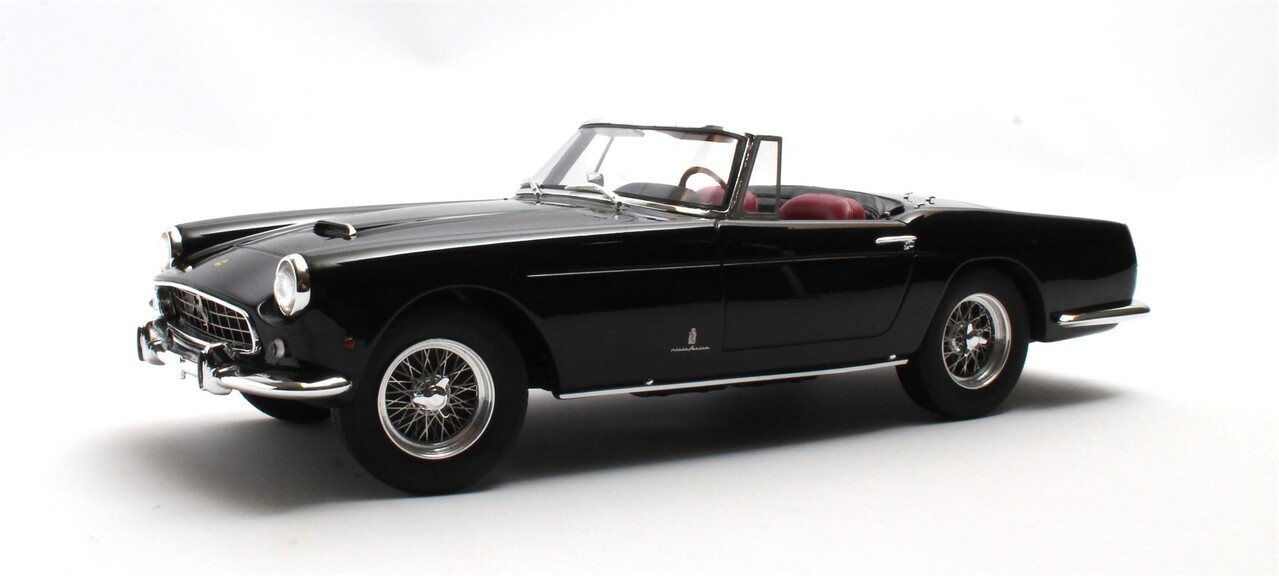 Ferrari Ferrari 250GT II-Series Cabriolet Open 1960 - 1:18 - Matrix Scale Models Ferrari Ferrari 250GT II-Series Cabriolet Open 1960 - 1:18 - Matrix Scale Models