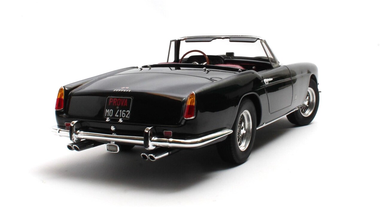 Ferrari Ferrari 250GT II-Series Cabriolet Open 1960 - 1:18 - Matrix Scale Models Ferrari Ferrari 250GT II-Series Cabriolet Open 1960 - 1:18 - Matrix Scale Models