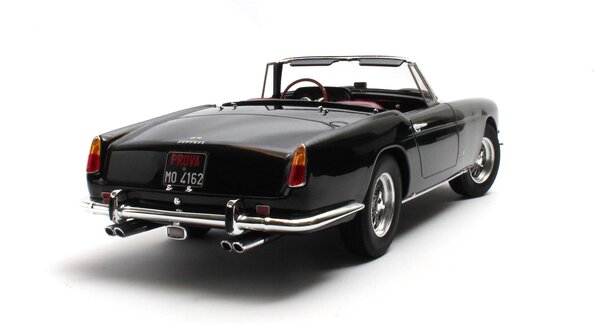 Ferrari Ferrari 250GT II-Series Cabriolet Open 1960 - 1:18 - Matrix Scale Models Ferrari Ferrari 250GT II-Series Cabriolet Open 1960 - 1:18 - Matrix Scale Models