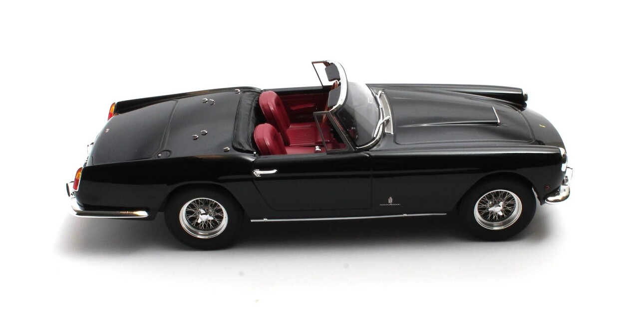 Ferrari Ferrari 250GT II-Series Cabriolet Open 1960 - 1:18 - Matrix Scale Models Ferrari Ferrari 250GT II-Series Cabriolet Open 1960 - 1:18 - Matrix Scale Models