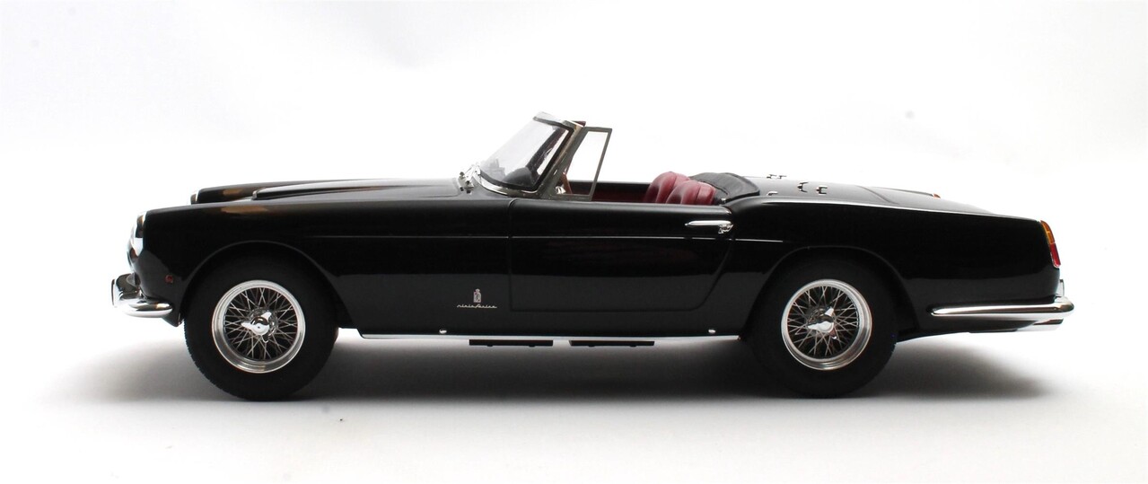 Ferrari Ferrari 250GT II-Series Cabriolet Open 1960 - 1:18 - Matrix Scale Models Ferrari Ferrari 250GT II-Series Cabriolet Open 1960 - 1:18 - Matrix Scale Models