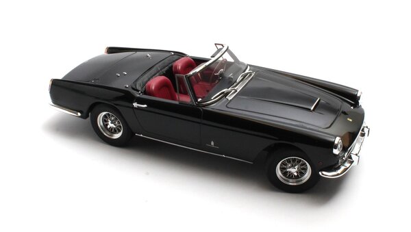 Ferrari Ferrari 250GT II-Series Cabriolet Open 1960 - 1:18 - Matrix Scale Models Ferrari Ferrari 250GT II-Series Cabriolet Open 1960 - 1:18 - Matrix Scale Models