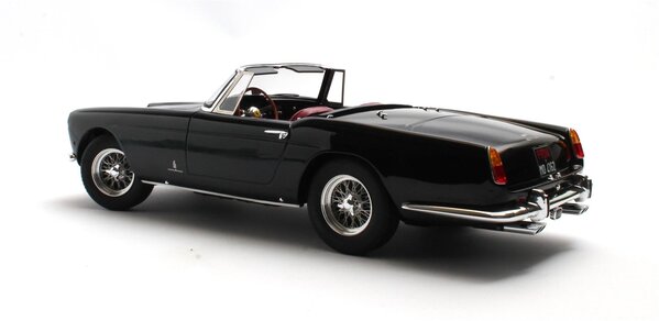 Ferrari Ferrari 250GT II-Series Cabriolet Open 1960 - 1:18 - Matrix Scale Models Ferrari Ferrari 250GT II-Series Cabriolet Open 1960 - 1:18 - Matrix Scale Models