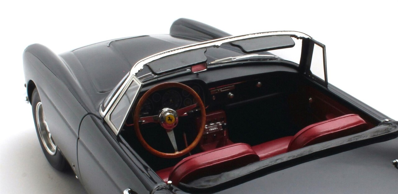 Ferrari Ferrari 250GT II-Series Cabriolet Open 1960 - 1:18 - Matrix Scale Models Ferrari Ferrari 250GT II-Series Cabriolet Open 1960 - 1:18 - Matrix Scale Models