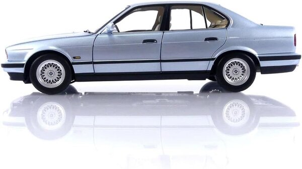 BMW BMW 535i (E34) 1988 - 1:18 - Minichamps