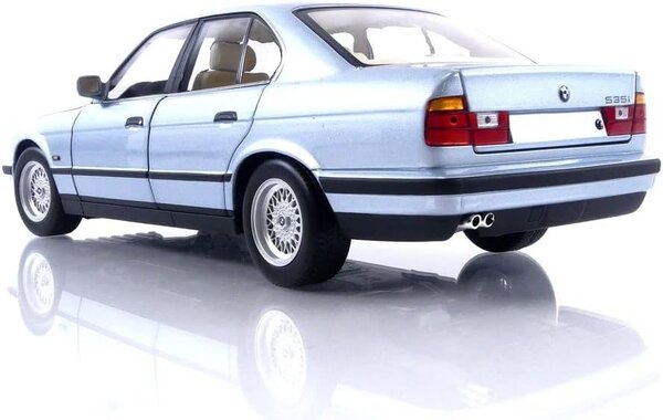BMW BMW 535i (E34) 1988 - 1:18 - Minichamps