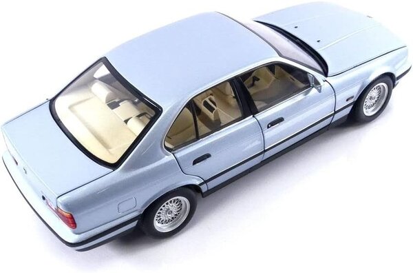 BMW BMW 535i (E34) 1988 - 1:18 - Minichamps