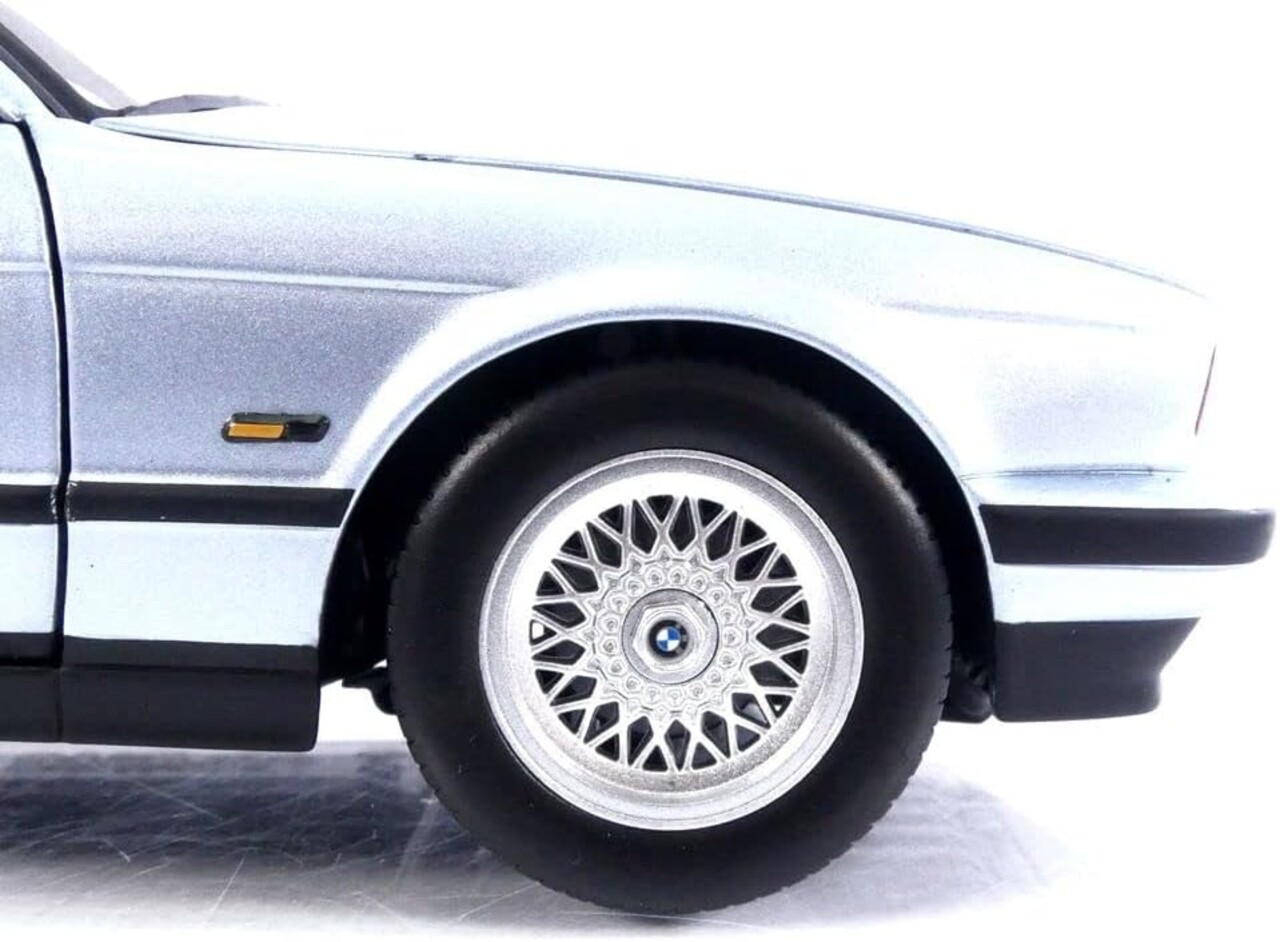BMW BMW 535i (E34) 1988 - 1:18 - Minichamps