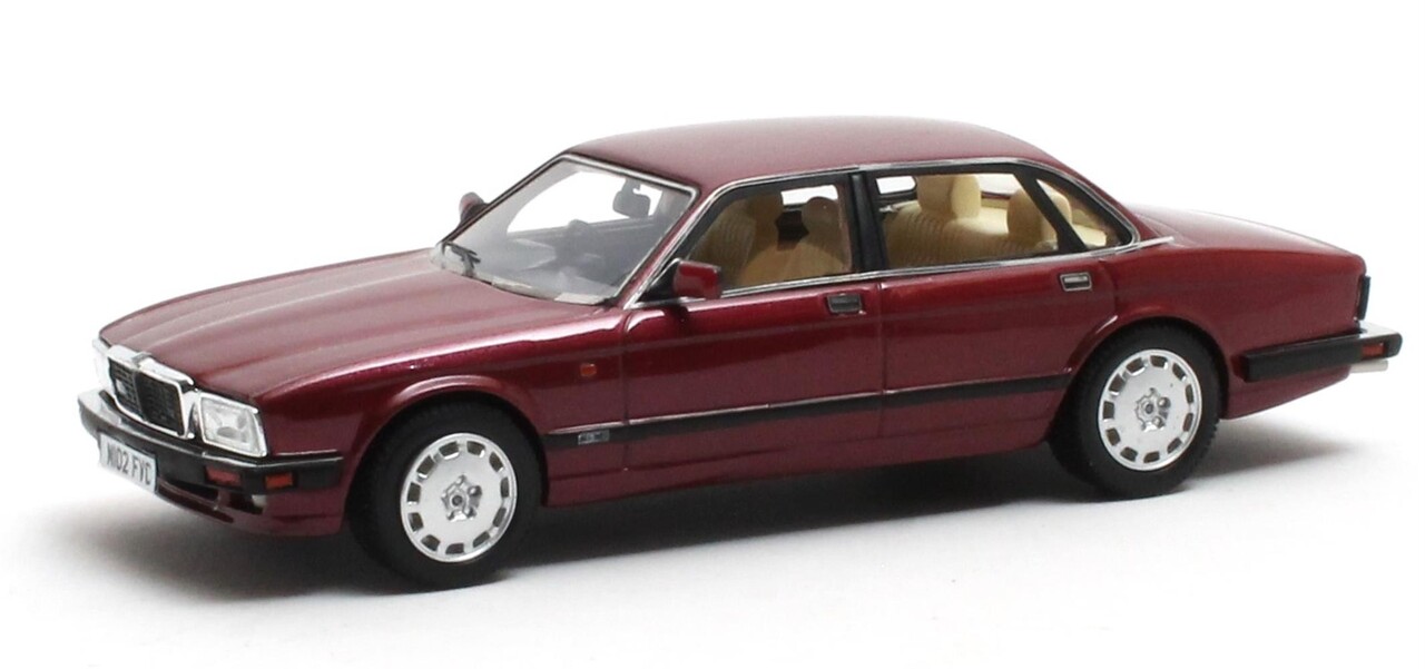 Jaguar Jaguar XJR (XJ40) 1991 - 1:43 - Matrix Scale Models Jaguar Jaguar XJR (XJ40) 1991 - 1:43 - Matrix Scale Models
