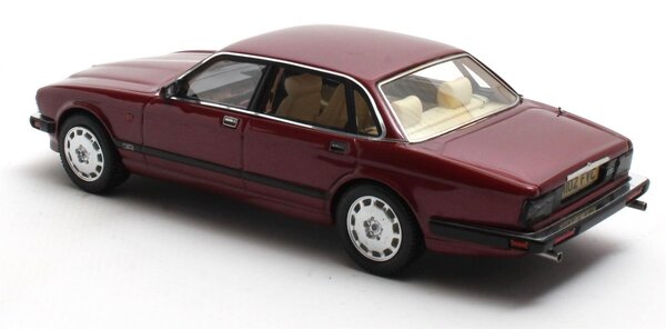 Jaguar Jaguar XJR (XJ40) 1991 - 1:43 - Matrix Scale Models Jaguar Jaguar XJR (XJ40) 1991 - 1:43 - Matrix Scale Models